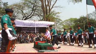 গার্ড অব অনার দেওয়া হয়েছে ফেরদৌসি প্রিয়ভাষিণীকে