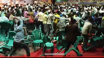 চেয়ার ছোড়াছুড়ি