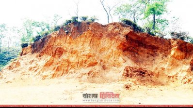 সিলেটে কাটা হচ্ছে টিলা
