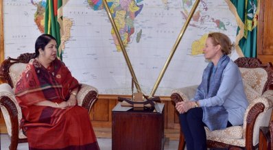 ড. শিরিন শারমিন চৌধুরী ও ইউএনএফপিএ&rsquo;র কান্ট্রি রিপ্রেজেন্টেটিভ ড. অ্যাসা ব্রিট্টা টরকেলসন (ছবি: পিআইডি)
