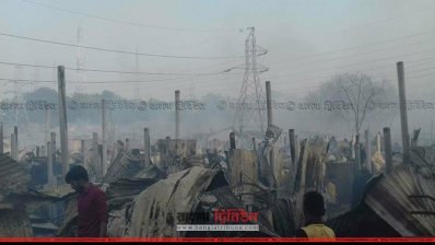 আগুনে পুড়ে যাওযা ঘরবাড়ি