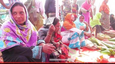 ঝিনাইদহে নারীদের উৎপাদিত পণ্য নিয়ে হাট বসেছে