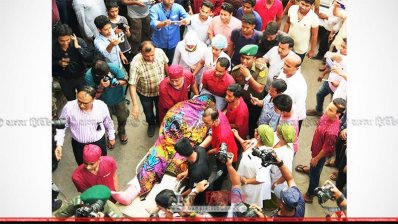 ঢামেকে শাহরিন আহমেদ