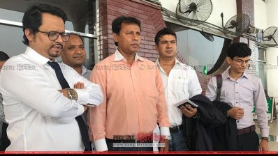 নেপালে যাওয়া মেডিক্যাল টিমের সদস্যরা
