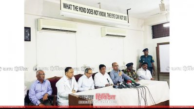 ঢামেক হাসপাতালের সংবাদ সম্মেলন (ছবি-সাজ্জাদ হোসেইন) 