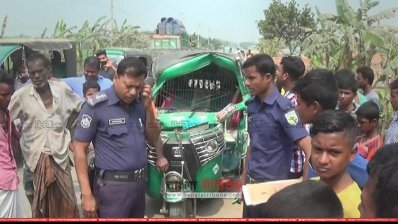 কিশোরগঞ্জে ট্রাক্টর-সিএনজি সংঘর্ষে নিহত ১