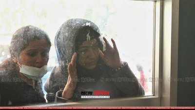 নেপালে লাশের জন্য স্বজনদের দুঃসহ অপেক্ষা