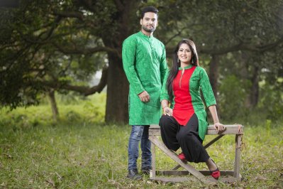 রঙ বাংলাদেশ-এর পোশাক 