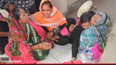 হাসপাতালে নিহতদের স্বজনের আহাজারি