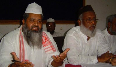 অল ইন্ডিয়া ইউনাইটেড ডেমোক্র্যাটিক ফ্রন্টের প্রতিষ্ঠাতা মাওলানা বদরুদ্দিন আজমল