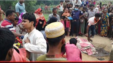 উদ্ধার হওয়া মরদেহের পাশে স্বজনের আহাজারি 