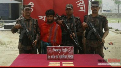আটককৃত আব্দুর রাজ্জাক (ছবি- প্রতিনিধি)