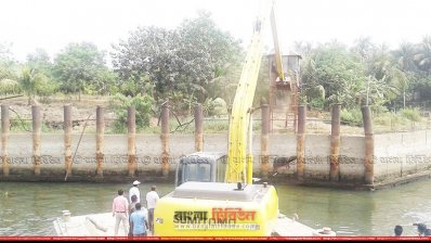 মেঘনার পূর্ব তীরে বিআইডাব্লিউটিএর উচ্ছেদ অভিযান
