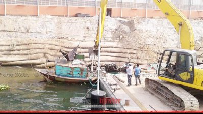 অভিযানে ভেঙে দেওয়া হয় ড্রেজার, চৌকিঘর