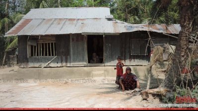 নিখোঁজ জেলে চাঁন মিয়ার পরিবার