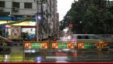 শুক্রবার সন্ধ্যায় রাজধানীতে এক পশলা বৃষ্টি