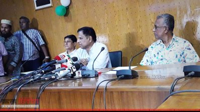 সংবাদ সম্মেলনে হাসপাতালের উপ পরিচালক ডা. শাহ আলম তালুকদার