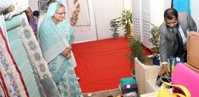 মেলা ঘুরে দেখছেন প্রধানমন্ত্রী, ছবি: ফোকাস বাংলা