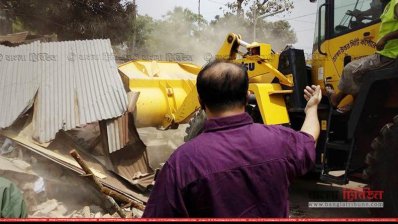 অভিযান চালিয়ে নাবিস্কো ভবনের নকশা বহির্ভূত অংশ ভেঙে দিয়েছে ডিএনসিসি&rsquo;র ভ্রাম্যমাণ আদালত