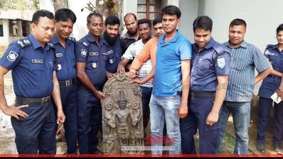 হিলিতে বিষ্ণু মুর্তী উদ্ধার