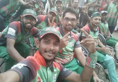 জয়ের পর বাংলাদেশের খেলোয়াড়দের সেলফি