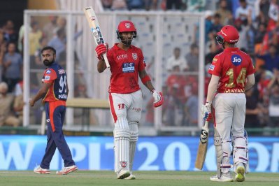 অমিত মিশ্রকে অসহায় করে হাফসেঞ্চুরি হাঁকালেন লোকেশ