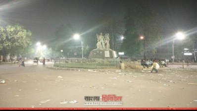 ফাঁকা টিএসসি, রাত সাড়ে ৯টার চিত্র (ছবি- সাজ্জাদ হোসেন)