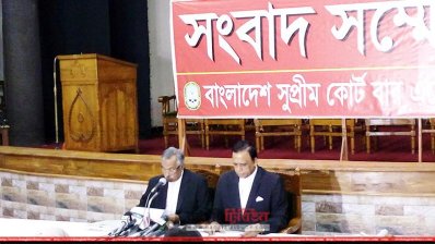 বক্তব্য রাখছেন জয়নুল আবেদীন