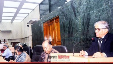 অনুষ্ঠানে বক্তব্য রাখছেন ঢাবি উপাচার্য ড. মো. আক্তারুজ্জামান