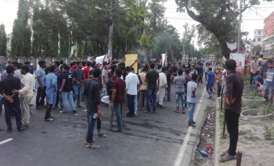 কোটা পদ্ধতি সংস্কারের দাবিতে বরিশালে সড়ক অবরোধ