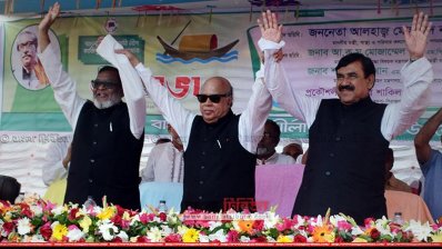 কাজীপুরে নৌকায় ভোট চাইলেন তিন মন্ত্রী