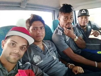 আসামে আবাহনী দলের একাংশ। 
