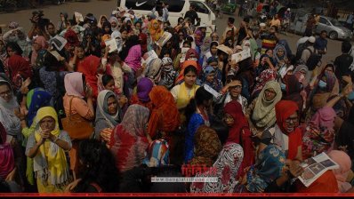 মিছিল বের করেছেন শিক্ষার্থীরা