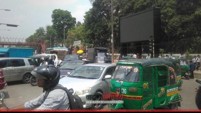 ছাত্রদের দখলে ঢাকার সড়ক