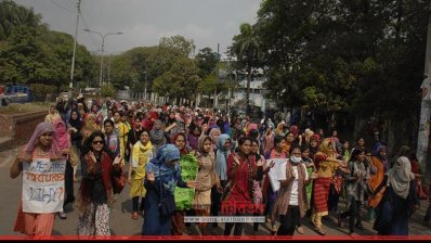 মিছিল বের করেছেন শিক্ষার্থীরা