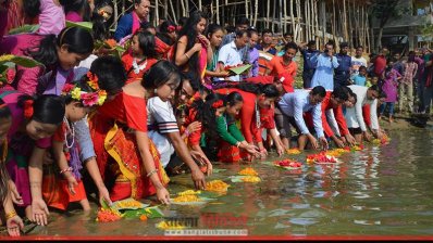 ফুল ভাসিয়ে বৈসাবির আনুষ্ঠানিতা শুরু