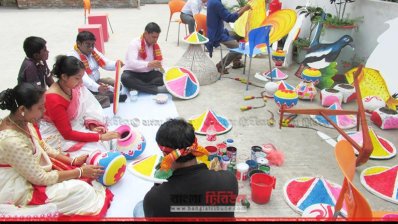 ঝিনাইদহে শেষ মুহুর্তের প্রস্তুতি নিচ্ছেন সাংস্কৃতিক কর্মীরা