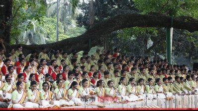 বাঁশিতে ভোরের রাগালাপ দিয়ে শুরু ছায়ানটের বর্ষবরণ