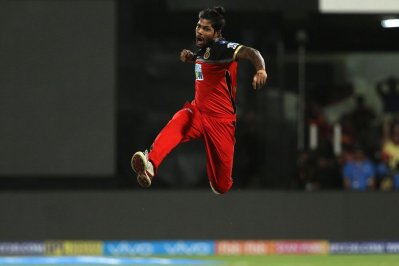 এক ওভারে তৃতীয়বার উদযাপন করলেন উমেশ