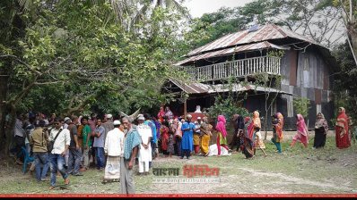 মায়ের কবরের পাশে চিরনিদ্রায় শায়িত রাজীব