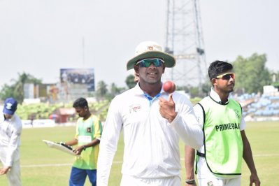 ৫ উইকেট নিয়েছেন রাজ্জাক