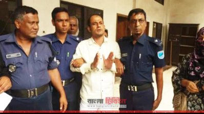 পুলিশ প্রহরায় অভিযুক্ত মনির হোসেন