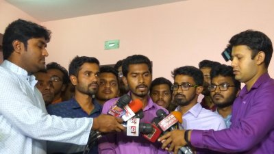 প্রধানমন্ত্রী দেশে ফিরলে কোটা সংস্কার নিয়ে প্রজ্ঞাপনের আশ্বাস নানকের