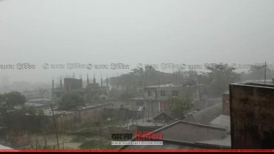 সকালেই রাত নেমেছিল ঢাকায়