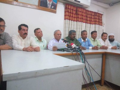 সংবাদ সম্মেলনে কথা বলছেন রুহুল কবির রিজভী