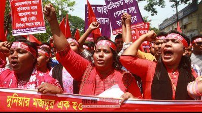 ন্যায্য মজুরির দাবিতে রাজধানীতে মিছিল