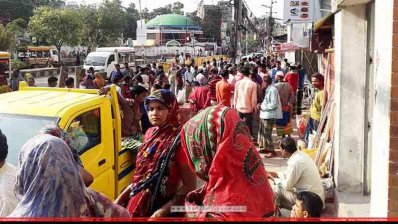 লেবার মার্কেটে নারী শ্রমিকদের ভিড়