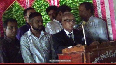 বক্তব্য রাখছেন ব্যারিস্টার মুহম্মদ জমিরউদ্দিন সরকার
