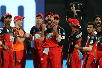 টানা দুই ম্যাচ হারের পর জয়ের মুখ দেখলো রয়্যাল চ্যালেঞ্জার্স বেঙ্গালুরু