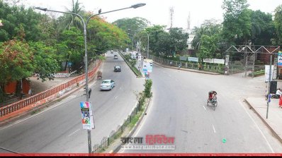 রাজধানীর সড়কে সুনসান নীরবতা